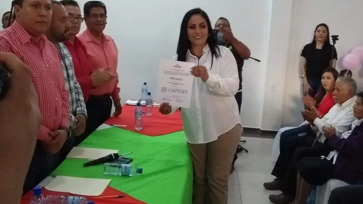 Lourdes Martínez Espinosa es ya la candidata del PRI a presidente de este m